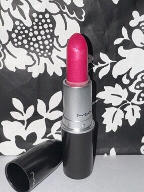 MAC Cosmetics Trimming Talk Lipstick